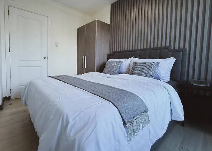 Aparthotel Azure View Near Naia Airport 3*