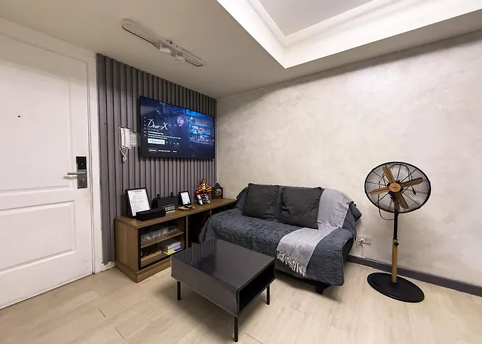 Aparthotel Azure View Near Naia Airport